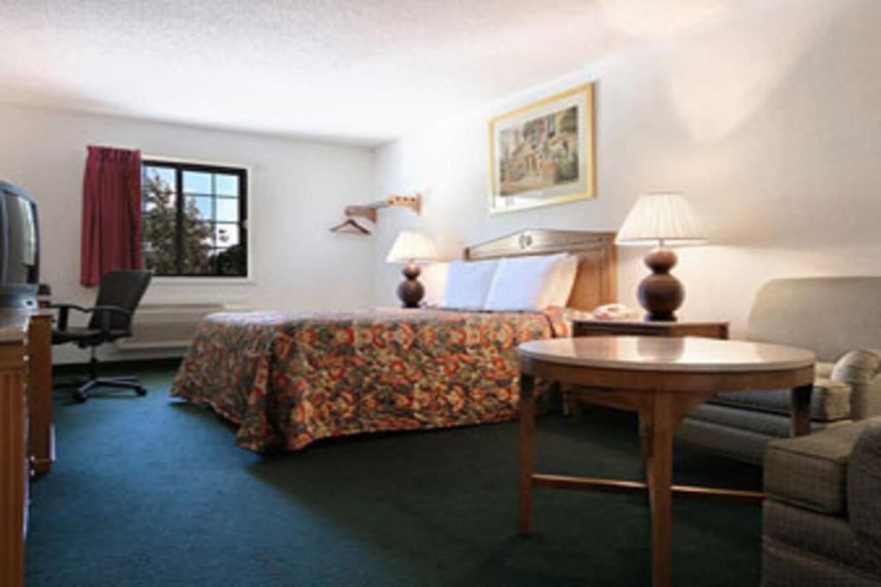 Travelodge By Wyndham Waukegan Gurnee Phòng bức ảnh